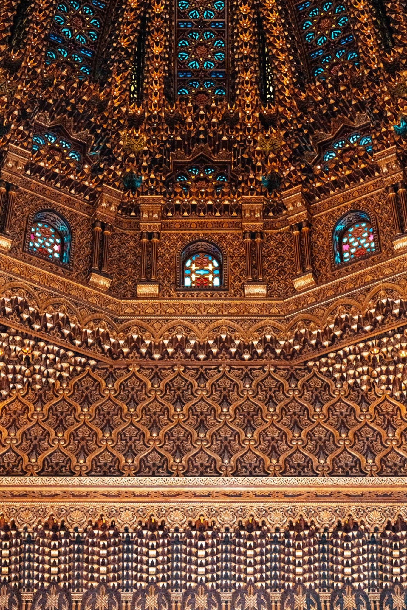 صورة بعنوان «زخرفة عمودية».